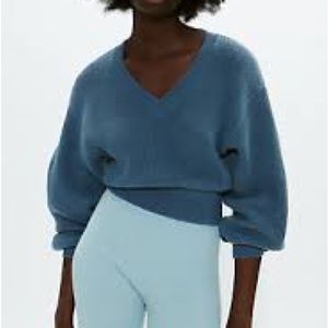 ZARA Teal V-neck Knit Sweater Size Medium